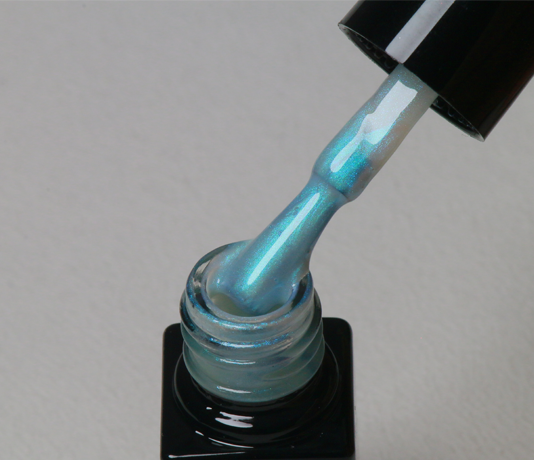 cat eye effect gel nails
