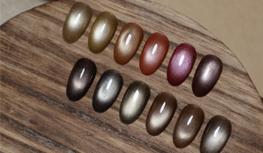 Gilded Cat Eye Gel Nail Polish