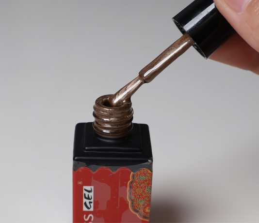 cat eye nail polish