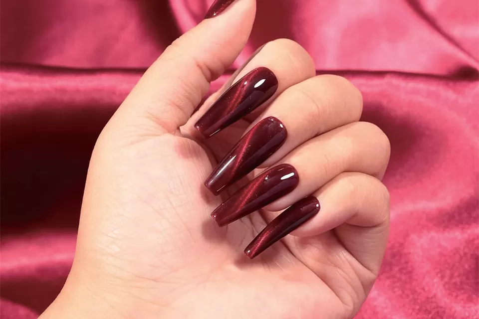 Fiery Red Cat Eye Gel